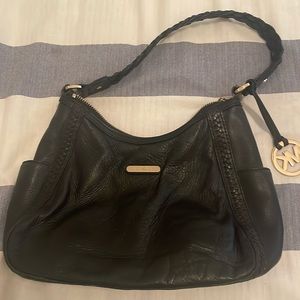 Black Michael Kors shoulder hand bag